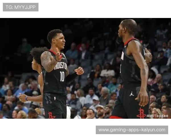 火箭强势5连胜,阿门28分贡献关键表现,火箭24分